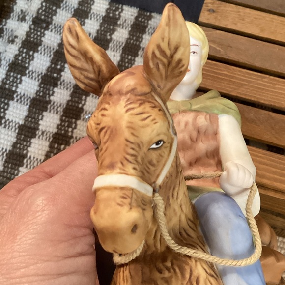 Hawthorne Village Thomas Kinkade Following Yonder Star & Faithful Cow Nativity - Picture 7 of 16